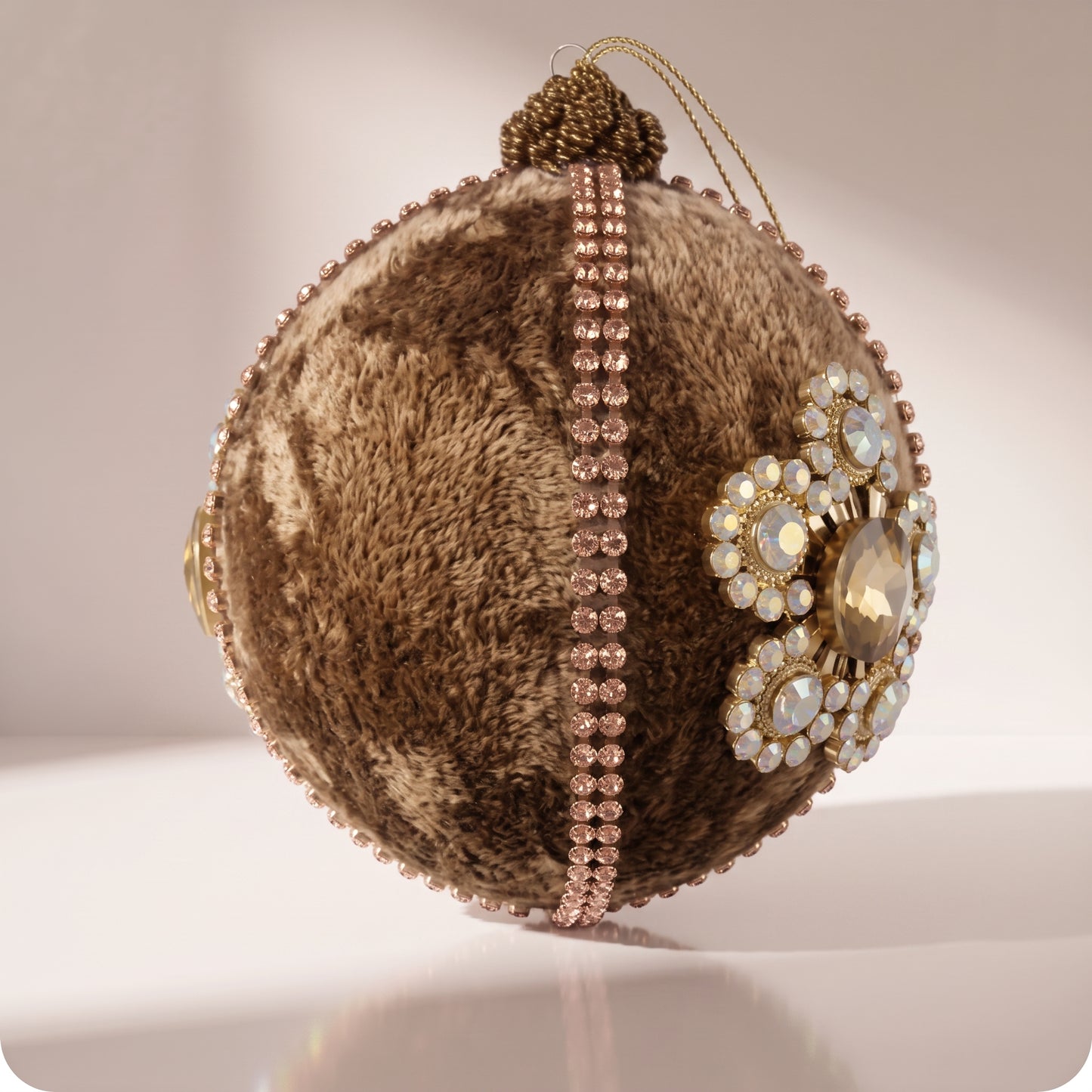 Flor de diamantes adorno de terciopelo oro antiguo oro