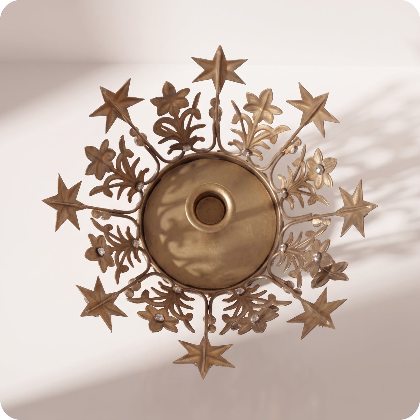 Corona candelabro dorado viejo con porta vela