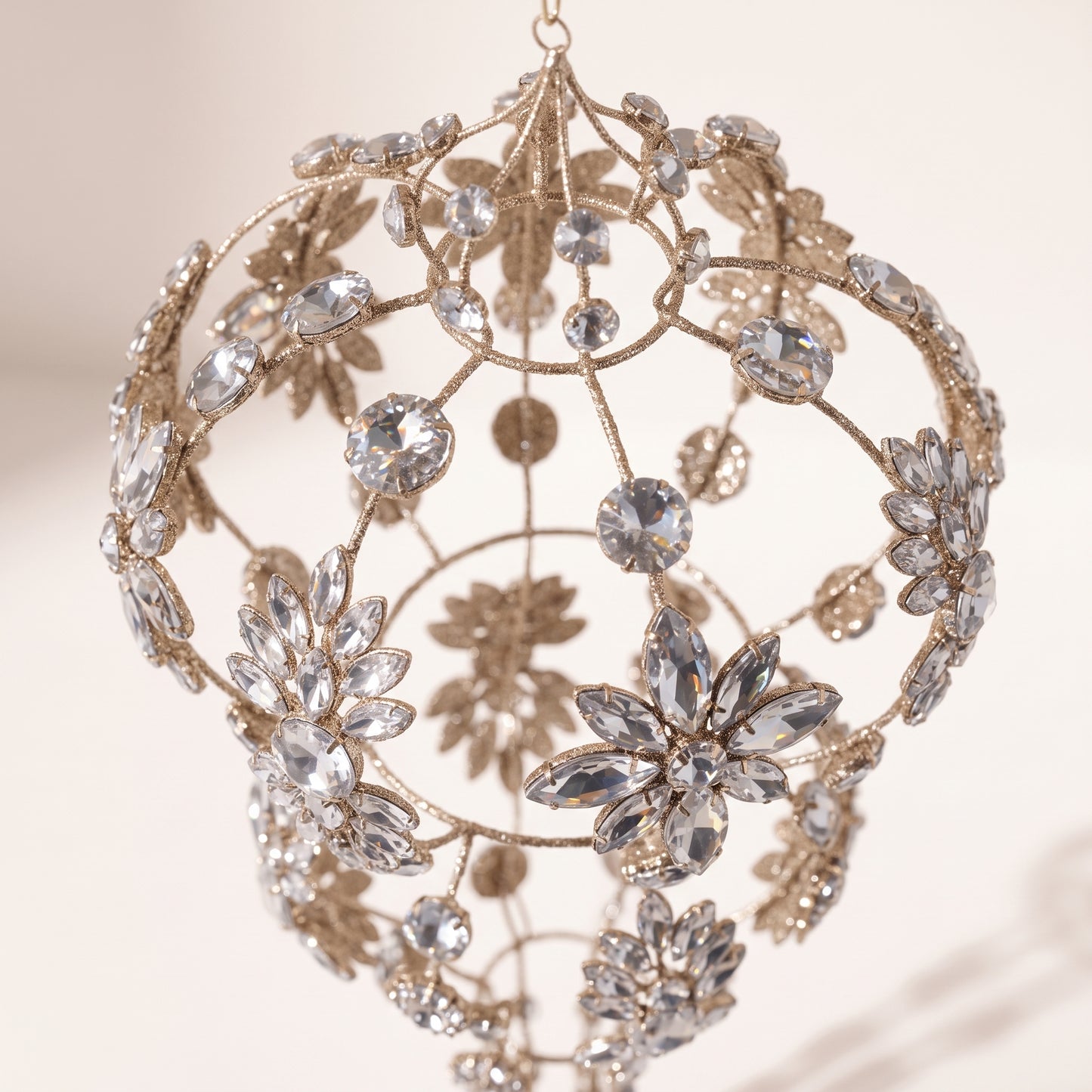 Esfera con flores y piedras y estrellas 49 cm