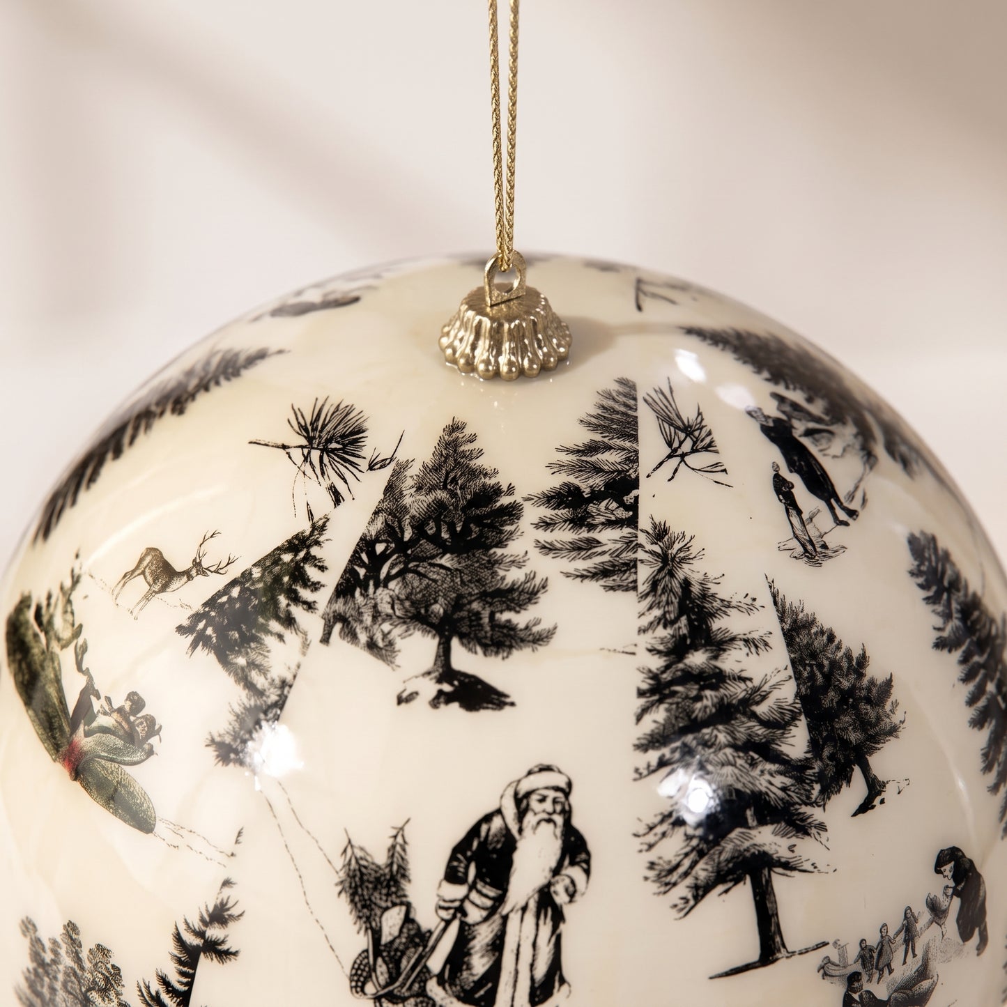 Esfera blanca de vidrio con estampado de bosque 16 cm