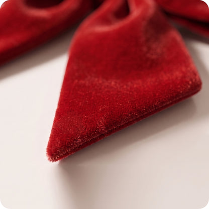 Moño de terciopelo rigido rojo