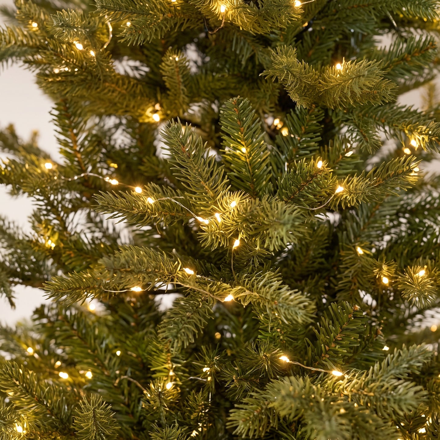 Árbol fir premium verde con 1450 luces calidas