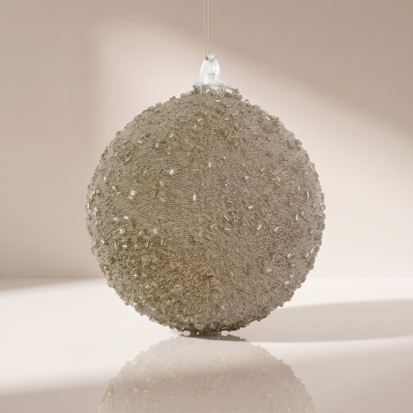 Esfera de cristal plateada con mini piedras plateadas 10 cm