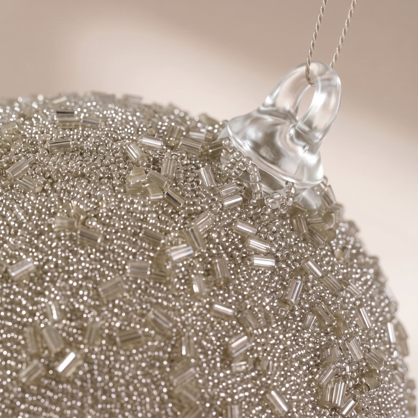 Esfera de cristal plateada con mini piedras plateadas 10 cm
