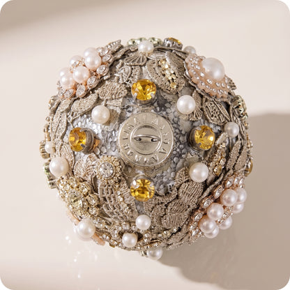 Esfera de cristal de plata antigua con flores de perla y gemas