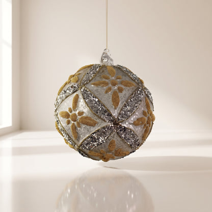 Esfera floral de cristal con esterilla antigua plateada con purpurina de vidrio dorada y cuentas