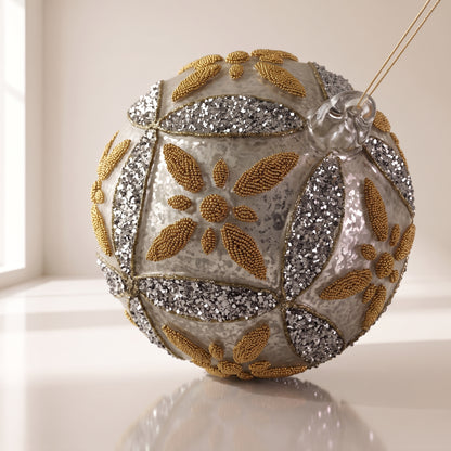 Esfera floral de cristal con esterilla antigua plateada con purpurina de vidrio dorada y cuentas