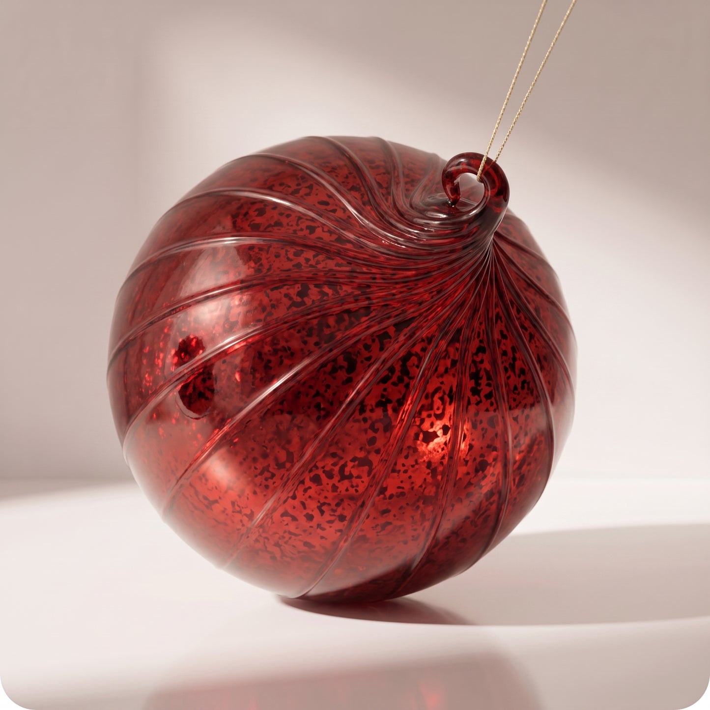 Esfera de cristal forrada en rojo antiguo