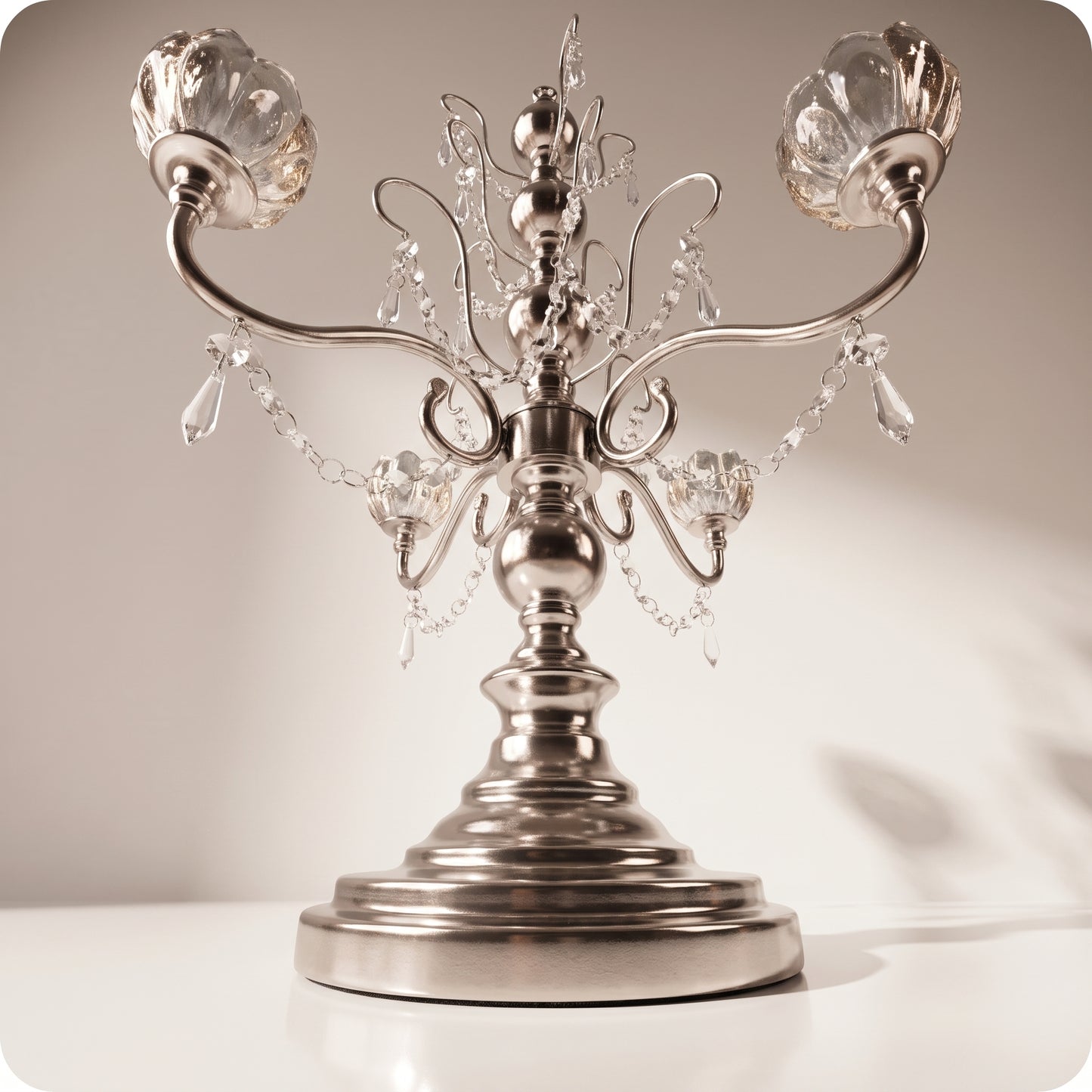 Candelabro chapado en níquel con cristal plateado largo