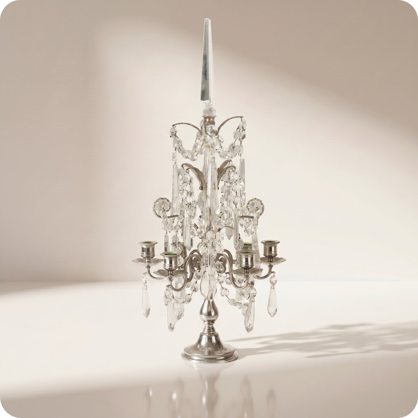 Candelabro chapado en níquel con cristal pico plateado
