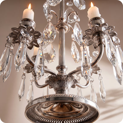 Candelabro chapado en níquel con cristal y porta velas plateado
