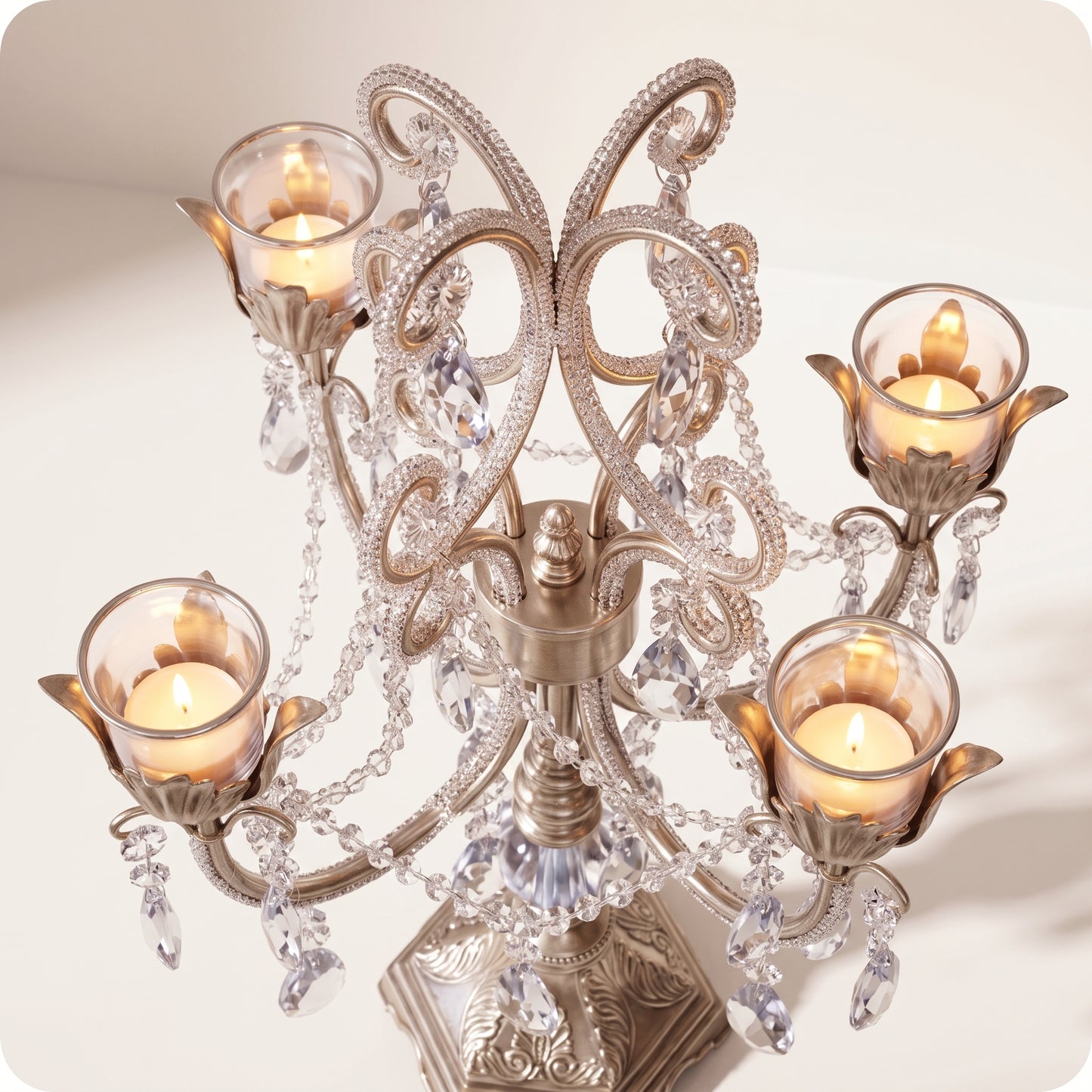 Candelabro chapado en níquel con cristal y diamantes plateado g
