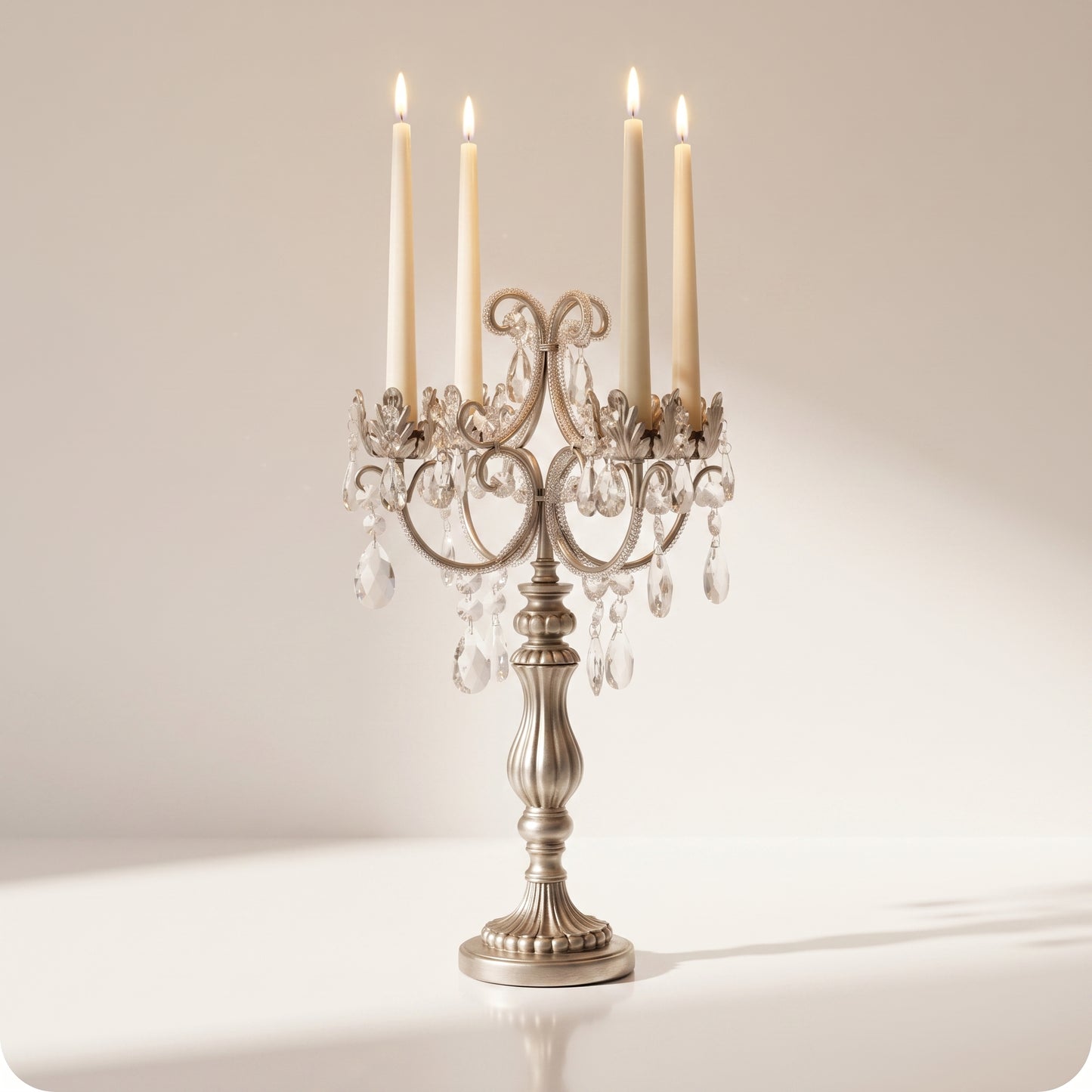 Candelabro chapado en níquel con cristal alto y porta velas plateado