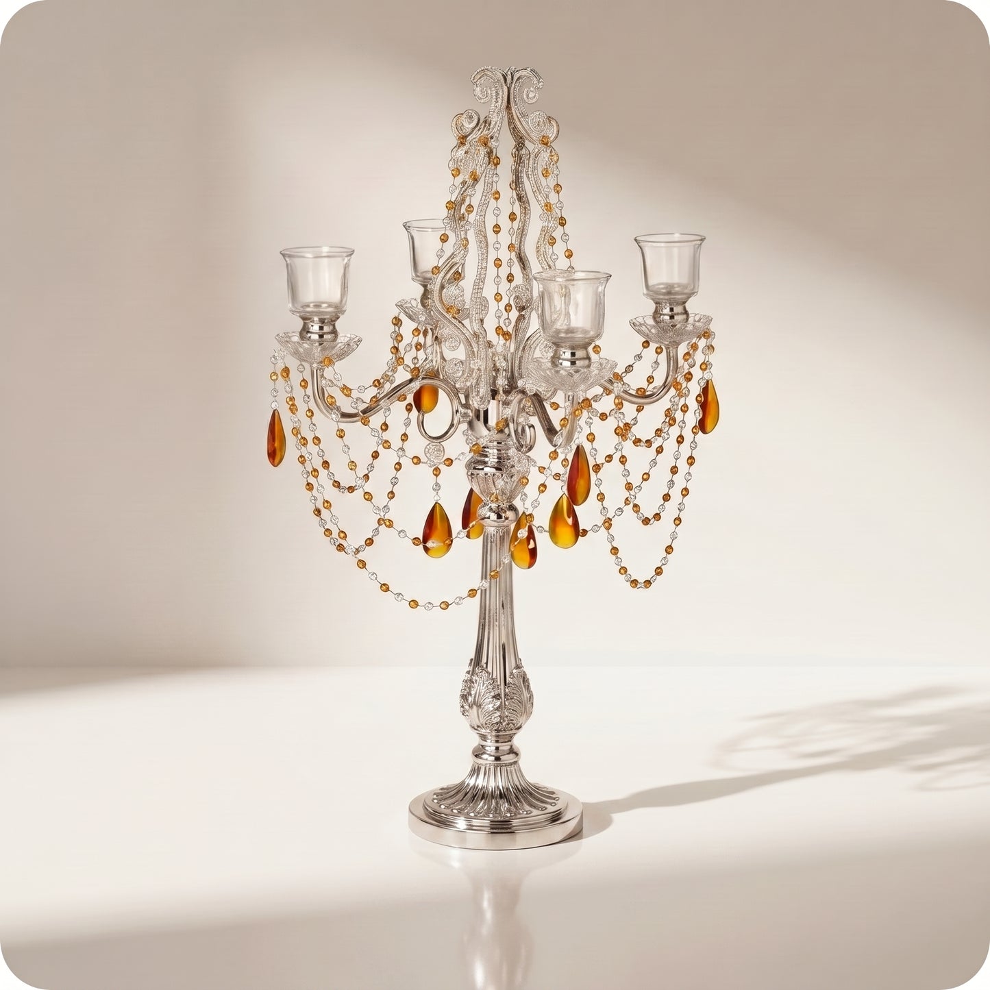 Candelabro chapado en níquel con cuentas amarillas de cristal plateado