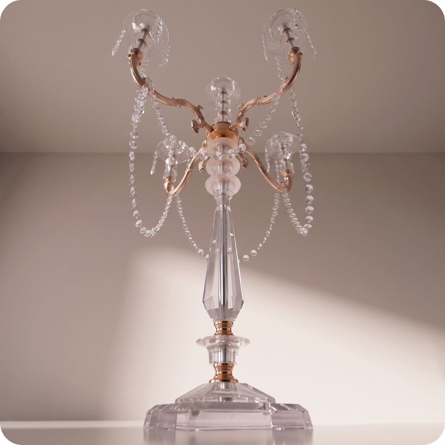 Candelabro chapado en níquel de cristal y porta velas altas dorado