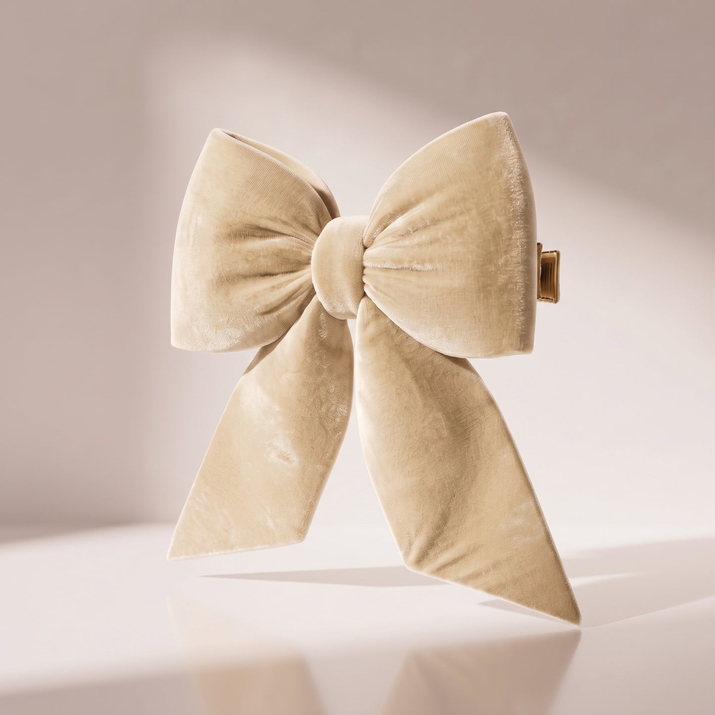 Moño clasico champagne, 46 x 38 cm.