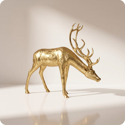 Reno decorativo dorado de resina dorado agachado