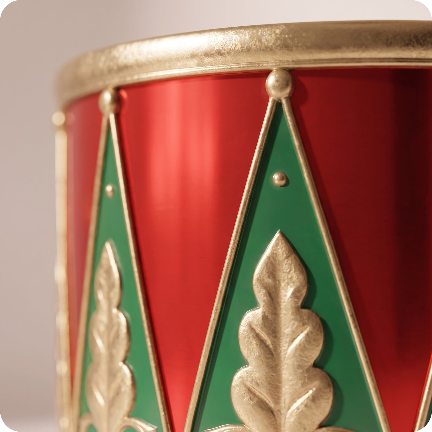 Set de tambores rojos con dorado y triangulos verdes