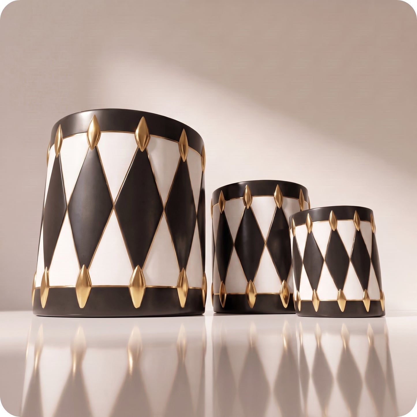 Set de tambores de resina negro con blanco y rombos