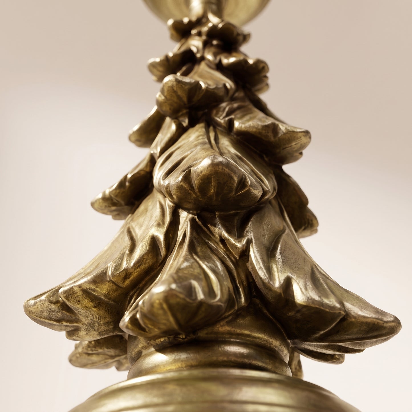 Candelabro tipo árbol dorado ch