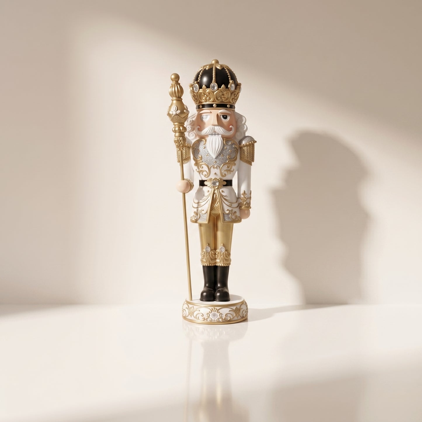Cascanueces con bastón y luz led blanco con dorado
