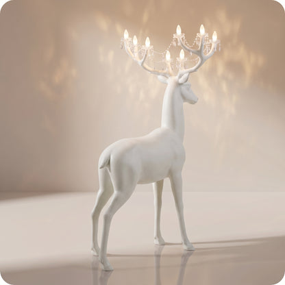 Reno decorativo con candelabro blanco en cuernos chico