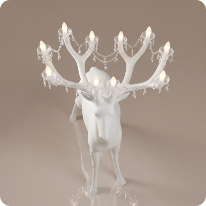 Reno decorativo con candelabro blanco en cuernos chico