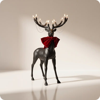 Reno decorativo con candelabro negro en cuernos grande