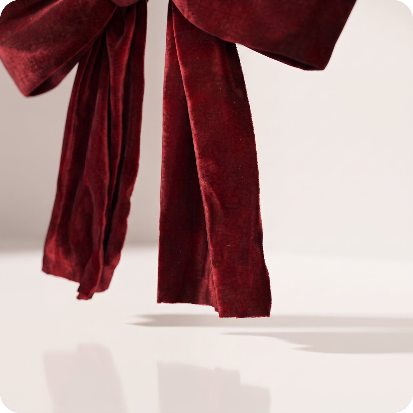 Moño de terciopelo rojo burgundy elegante corto