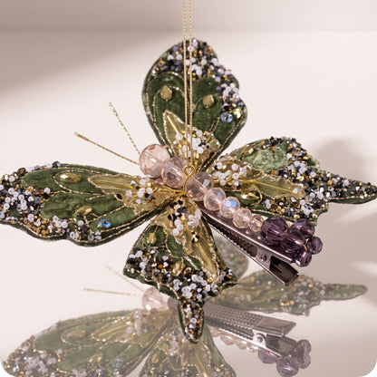 Mariposa con clip verde oliva