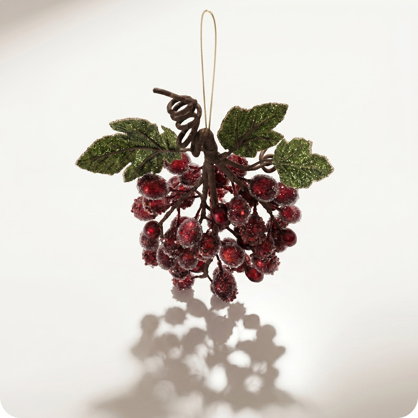 Adorno de racio de uvas con microcuentas moradas