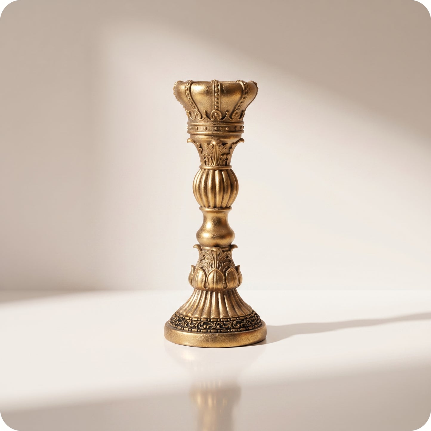 Candelabro crown dorado
