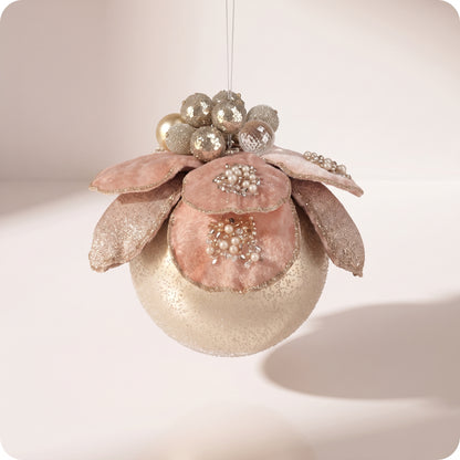 Esfera velvet con joyas y flor de magnolia rosa con perla 11 cm