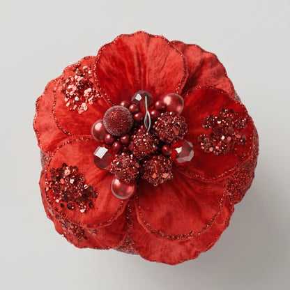 Bola de terciopelo con joyas con adorno de magnolia