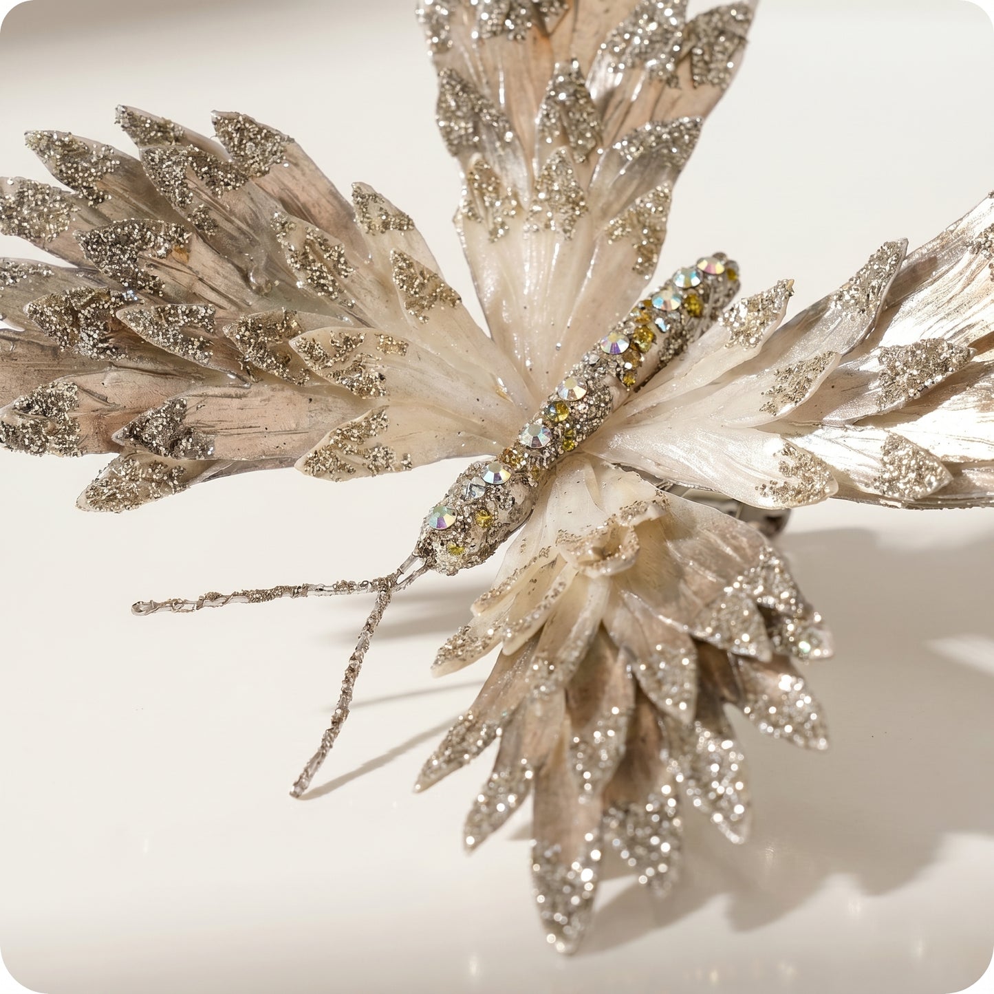 Mariposa del bosque con cuentas
