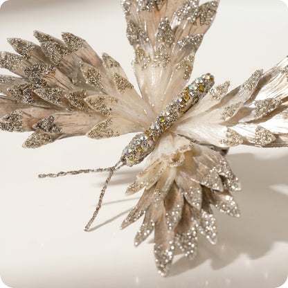Mariposa del bosque con cuentas