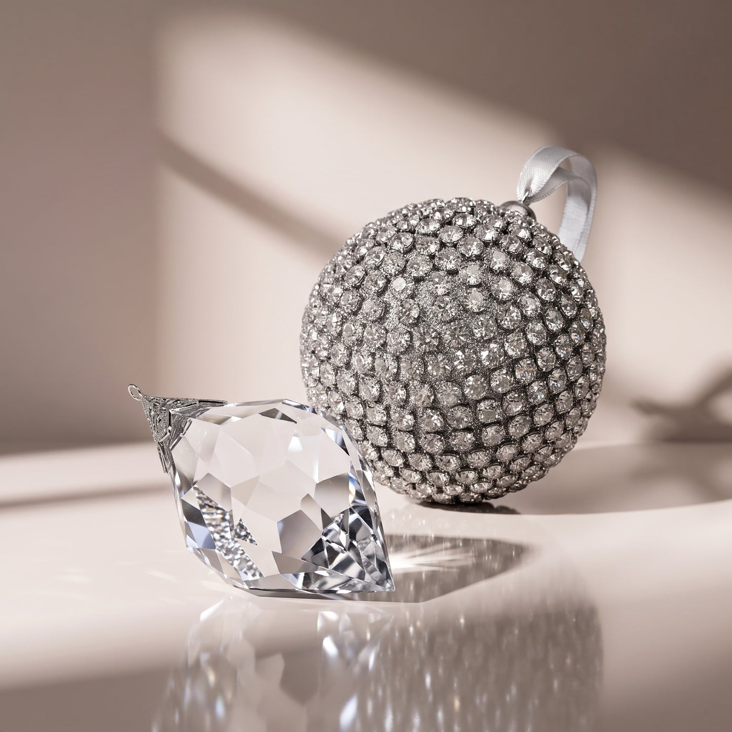 Esfera diamond con piedra de cristal 17 cm