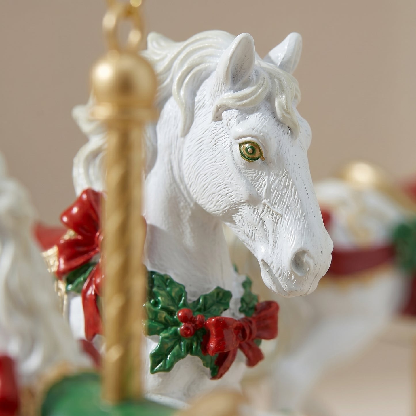 Adorno de caballo de carrusel de resina