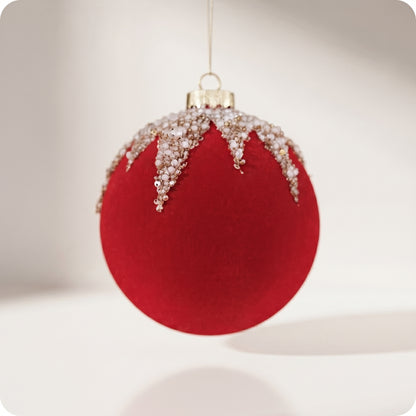 Esfera de terciopelo rojo con perlas arriba 13 cm