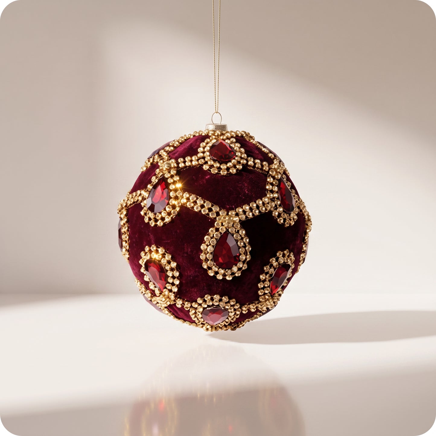 Teardrop diamond velvet orn burgundy 18k gold
