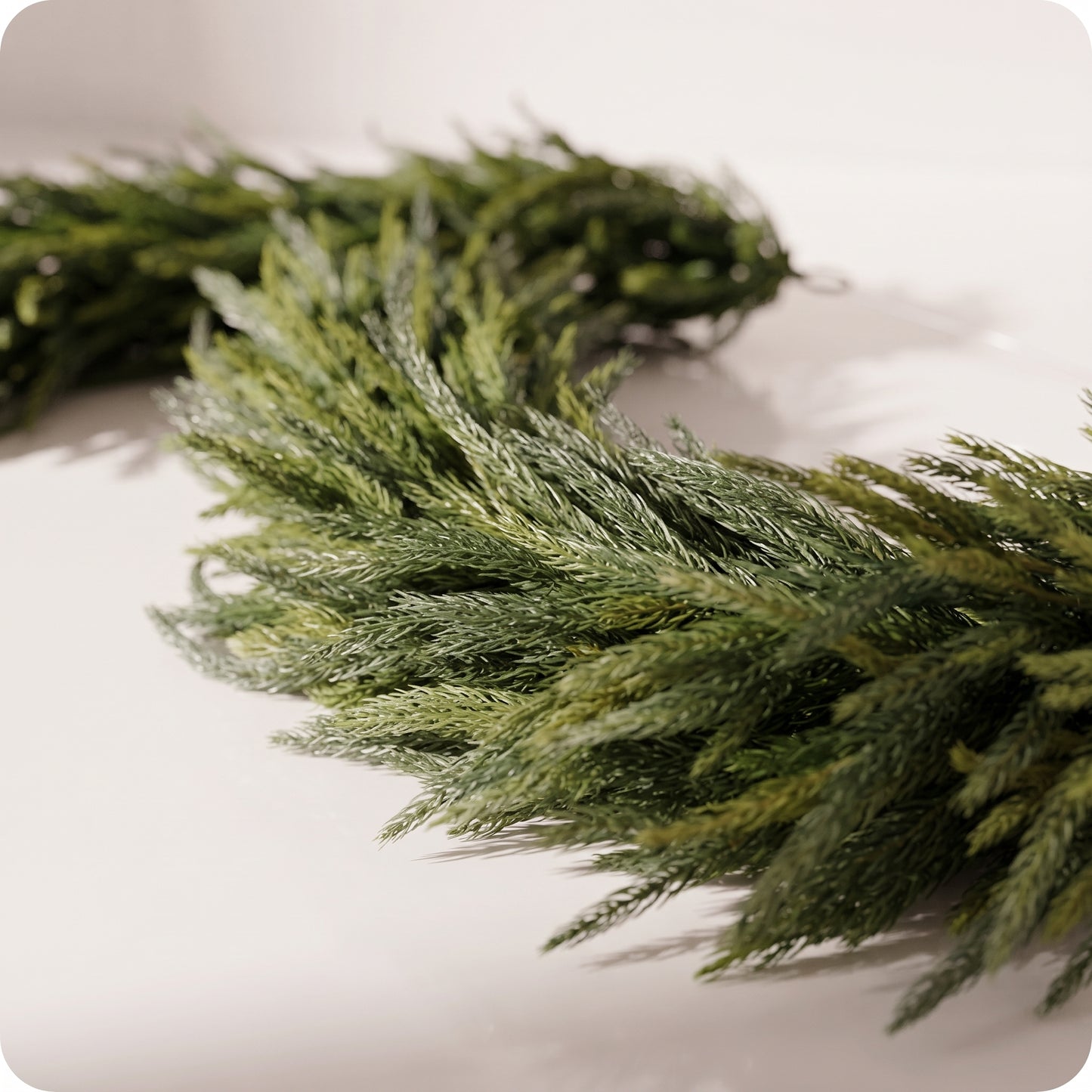 Guirnalda mixta de pino min de lujo multiverde